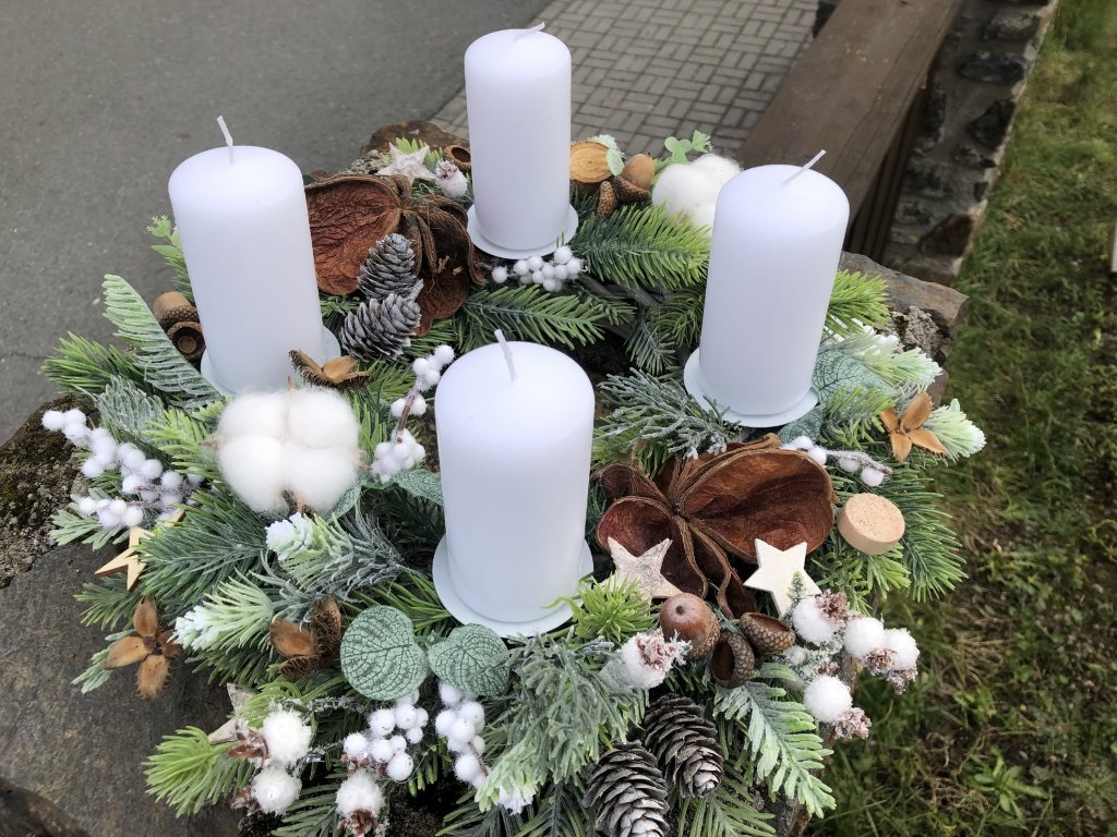 Adventní věnec přírodní